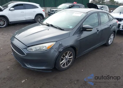 2015 Ford Focus Se z USA, uszkodzony, nr VIN 1FADP3F21FL200454